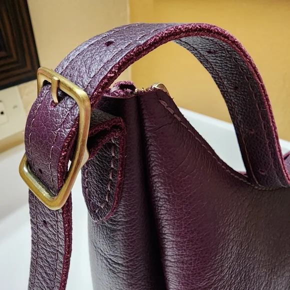 Portland Leather Goods Medium Aspen Shoulder Bag - Picture 5 of 6